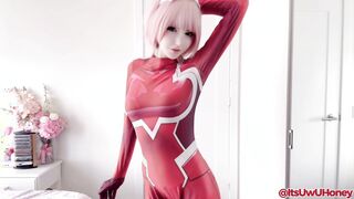 Sexy Zero Two Cosplay Try-On & Striptease!