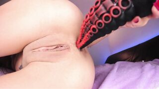 CREAMY ANAL ORGASM FROM PETITE TEENAGE GIRL. BIG DILDO. 4k